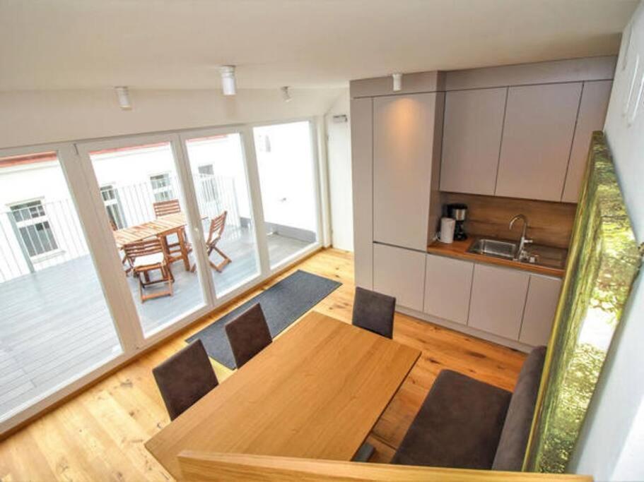 וינה Luxury 2-Floor Rooftop Apartment With Terrace In The City Center מראה חיצוני תמונה
