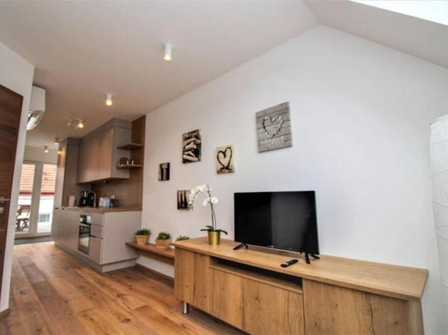 וינה Luxury 2-Floor Rooftop Apartment With Terrace In The City Center מראה חיצוני תמונה