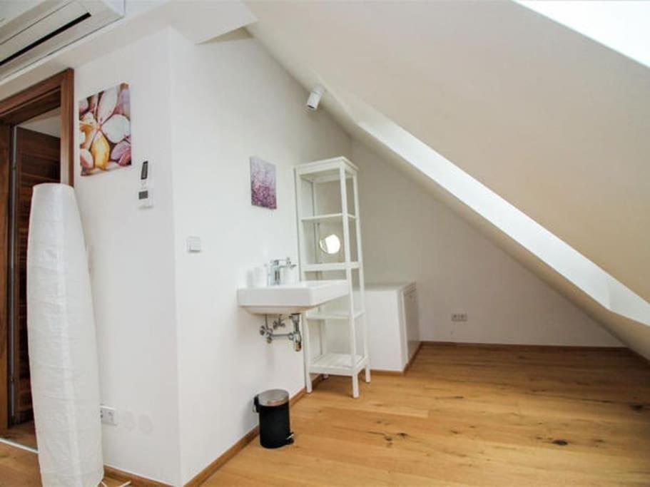 וינה Luxury 2-Floor Rooftop Apartment With Terrace In The City Center מראה חיצוני תמונה