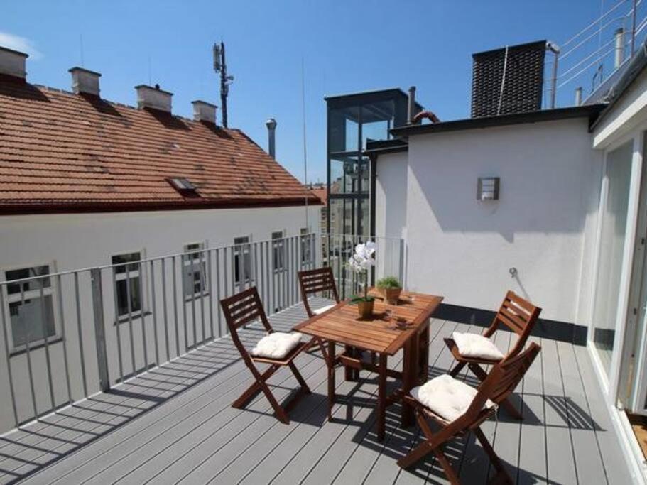 וינה Luxury 2-Floor Rooftop Apartment With Terrace In The City Center מראה חיצוני תמונה
